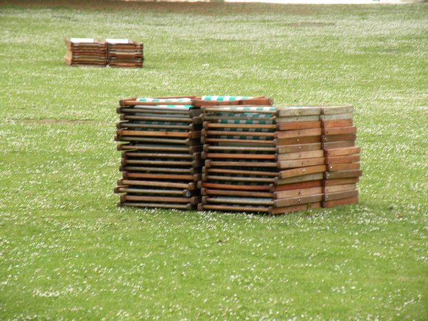  empilements de chaises pliantes